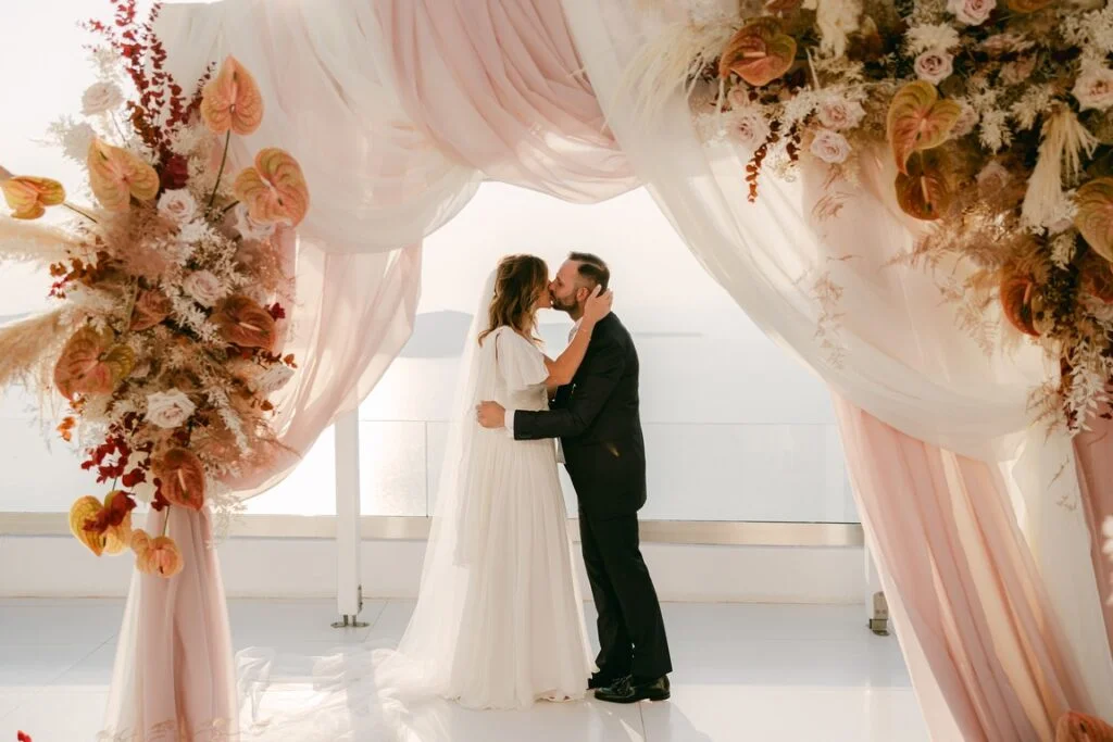 Alessandra e Francesco wedding at Andromeda & 5 Senses Restaurant, Santorini